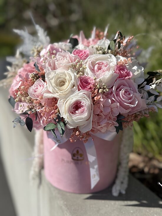 ⚜️Pink Forever Flower Mix in Pink Luxury box