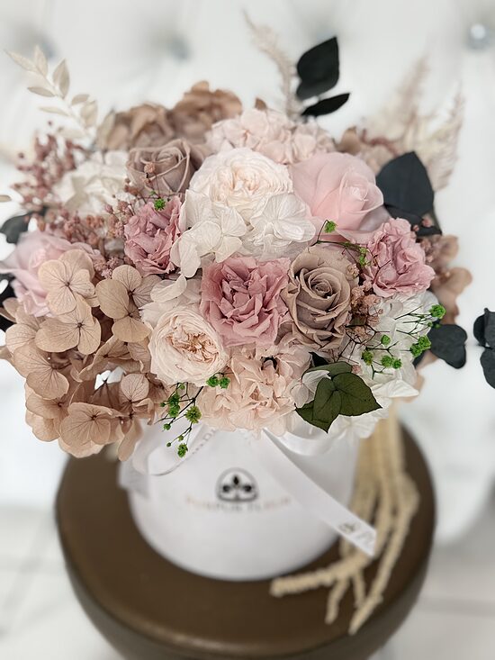 ⚜️ Cappuccino Forever Flower Mix in White Luxury Box 