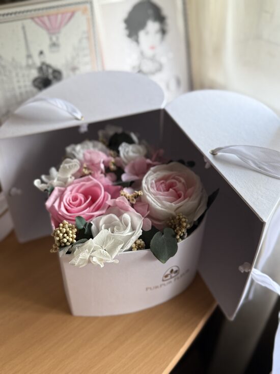 ⚜️Heart Surprise Box