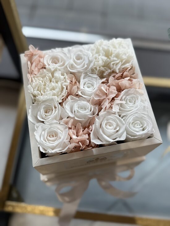 ⚜️Cream Flower Mix in White Square Box 