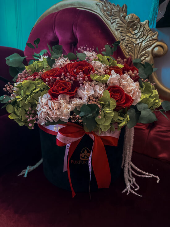 ⚜️Red Flower Mix in Black Premium Velvet Box 