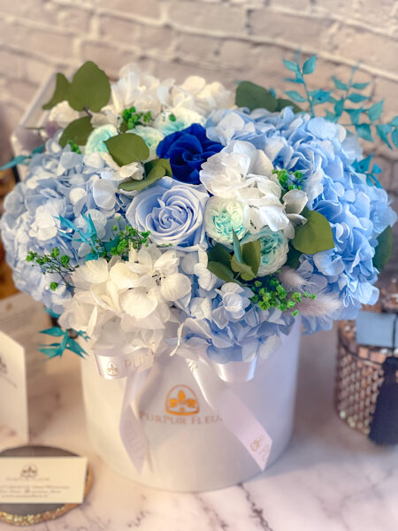 Blue Forever Flower Mix in White Luxury Box ⚜️